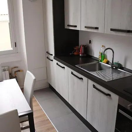 Apartament Comodo Bilocale Zona Ponte Nuovo, Vicinanza M2 Mediolan